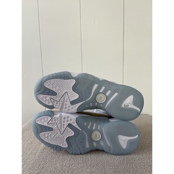 Jordan Jumpman Two Trey New Women's Size 9 Shoes White/Metallic Gold Nike - Picture 13 of 14